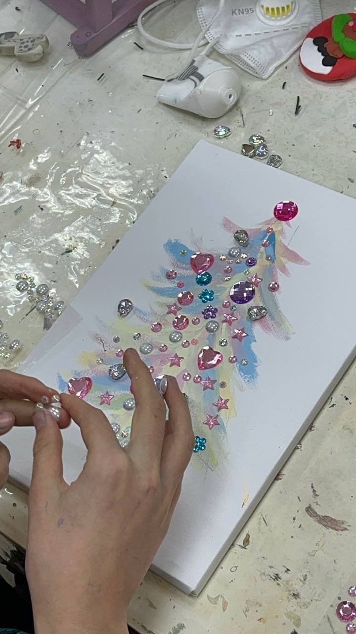 Картина стразами на холсте